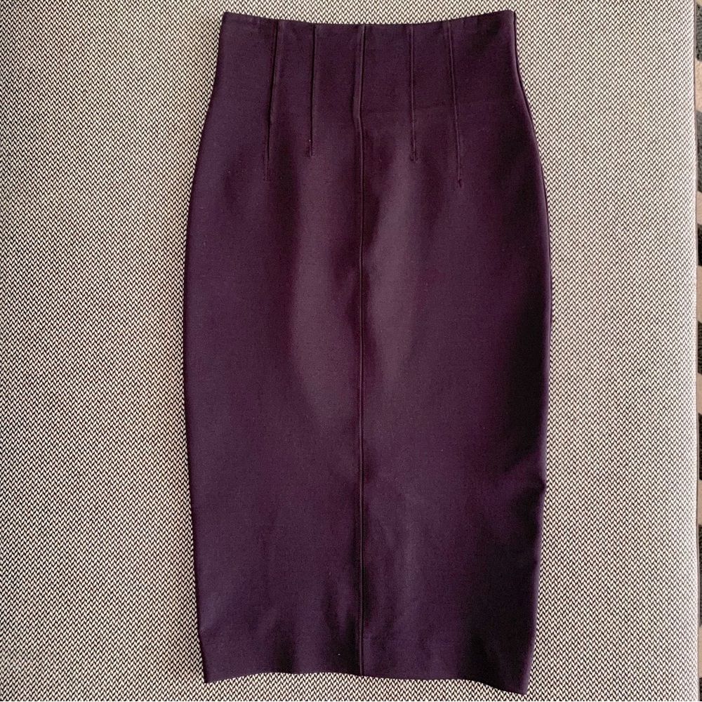 Burberry Pencil Skirt in eggplant / deep purple